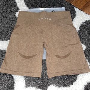 NVGTN Mocha Contour Seamless Shorts